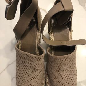 Marc Fisher Wedges